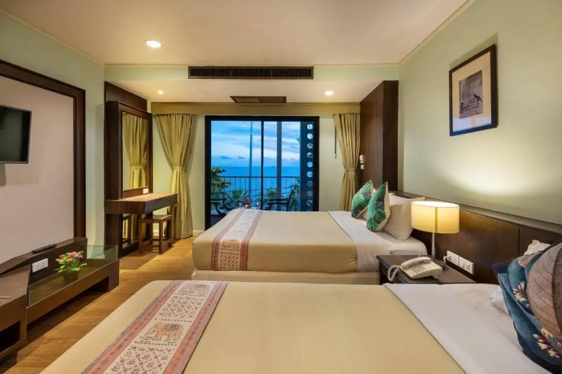 THE JOMTIEN TWELVE