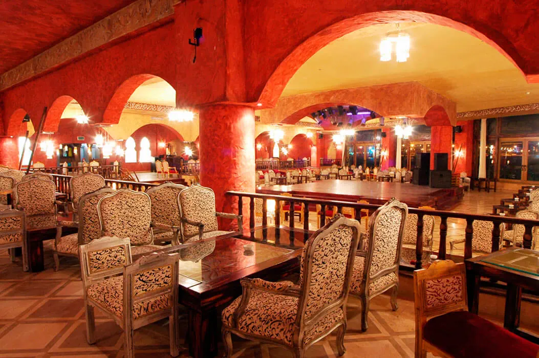 SUNNY DAYS EL PALACIO