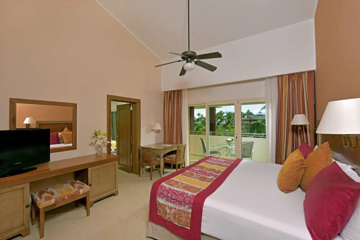Отель: WAVES PUNTA CANA