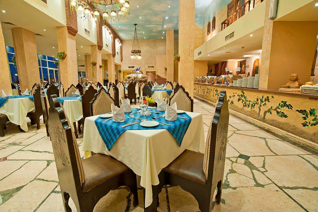 SUNNY DAYS EL PALACIO