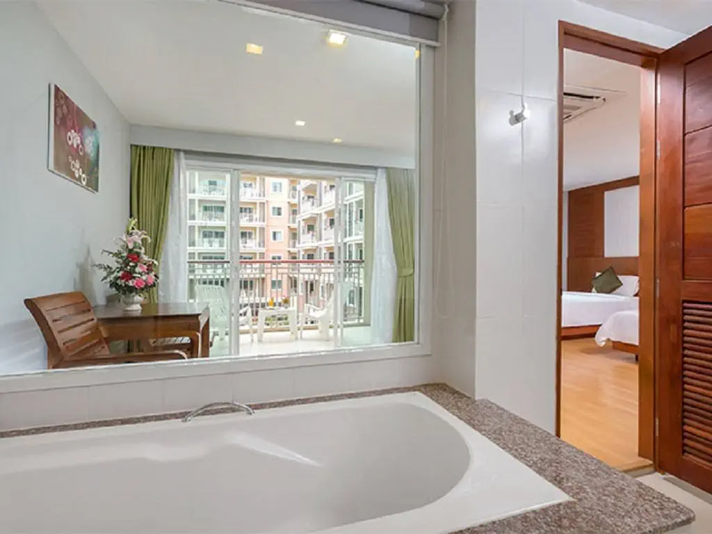 Отель: SUITE PATONG (ex. BAUMAN RESIDENCE)