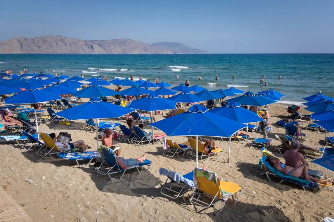 KAVROS BEACH HOTEL