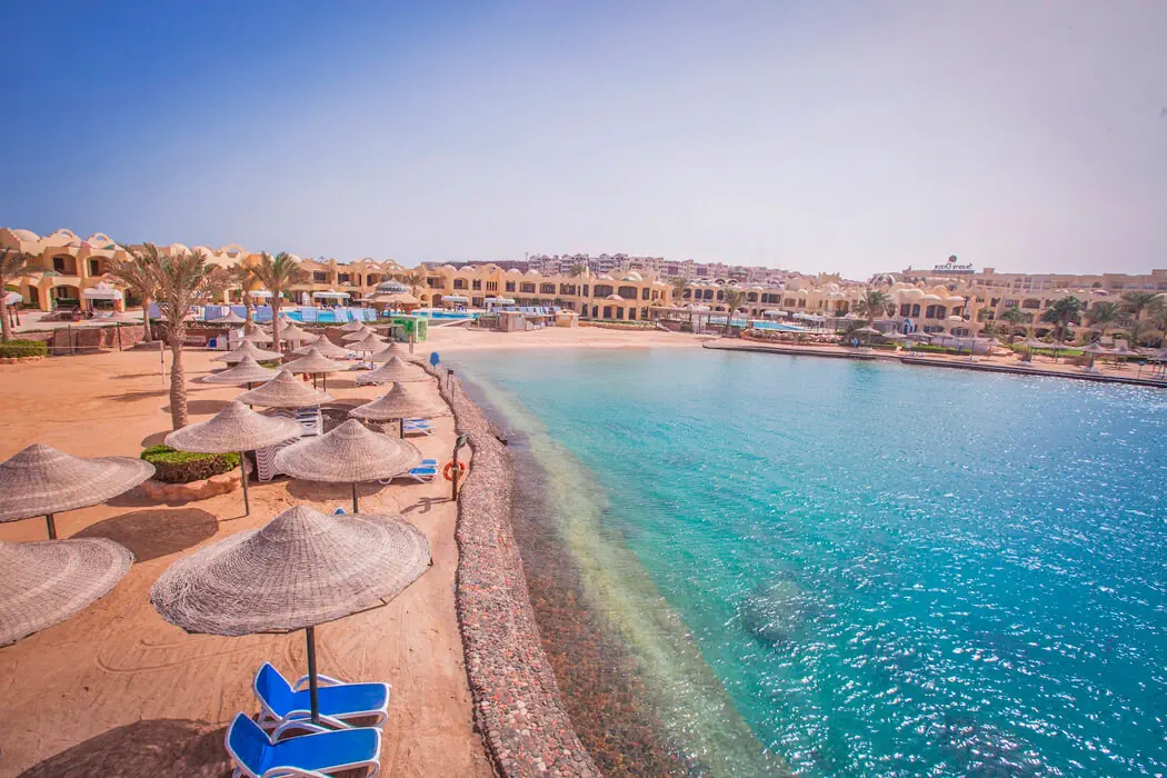 SUNNY DAYS EL PALACIO