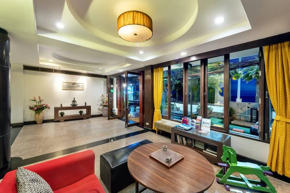 THE JOMTIEN TWELVE