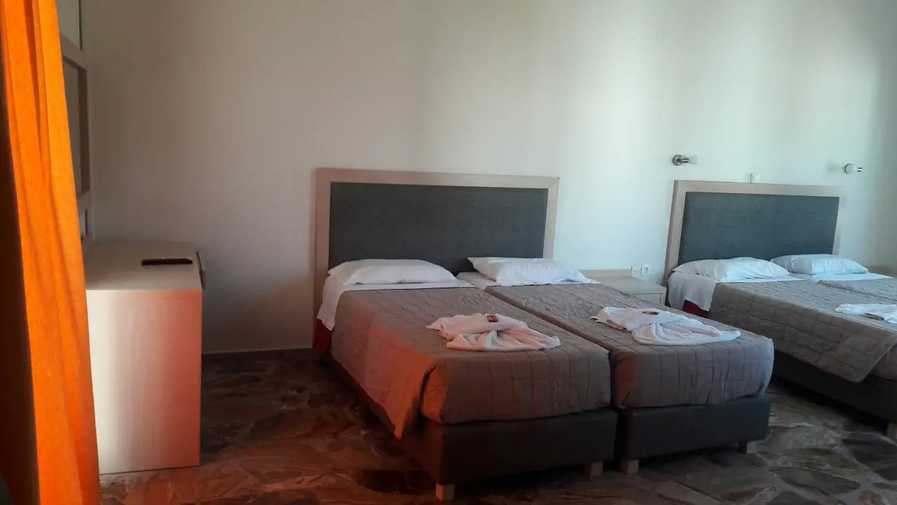 KAVROS BEACH HOTEL