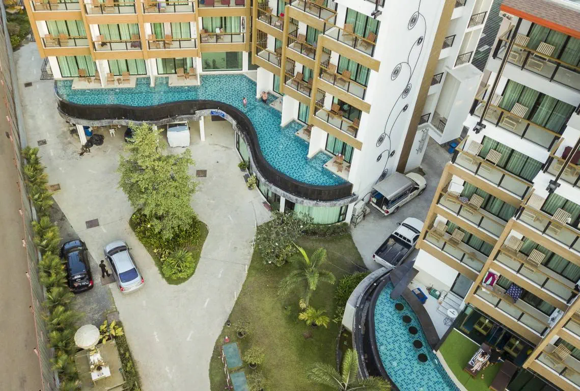 THE LUNAR PATONG