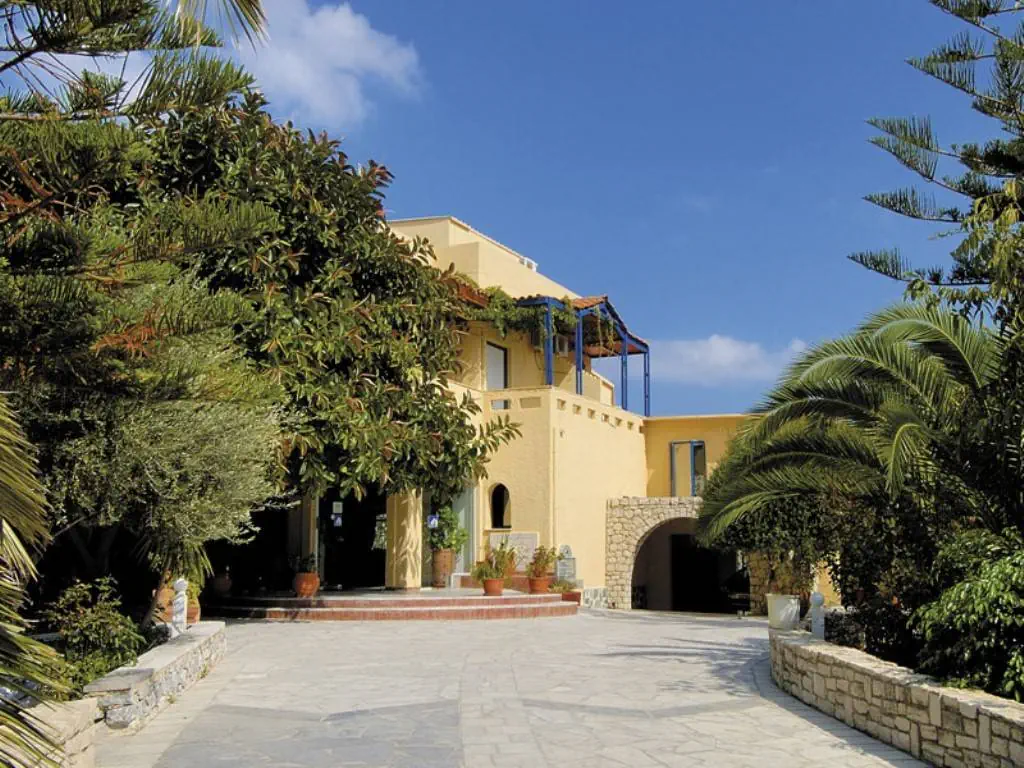 KAVROS BEACH HOTEL