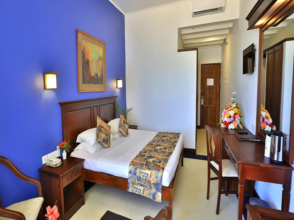 HIBISCUS BEACH HOTEL