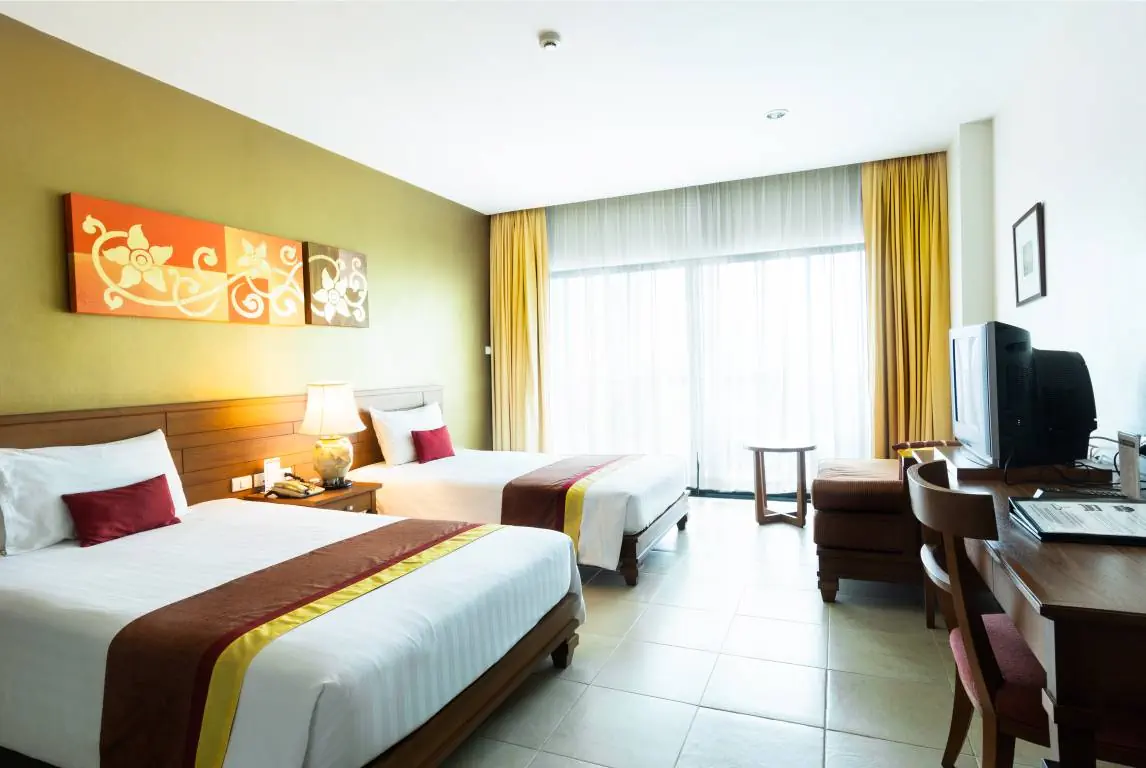 Отель: BEACH HOTEL