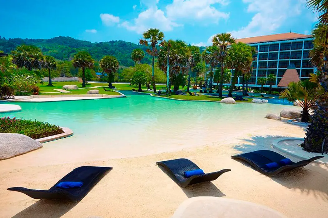 Отель: BEACH RESORT