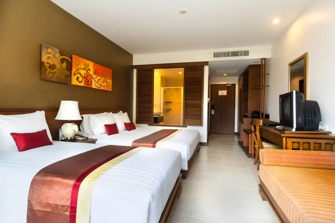 Отель: BEACH HOTEL