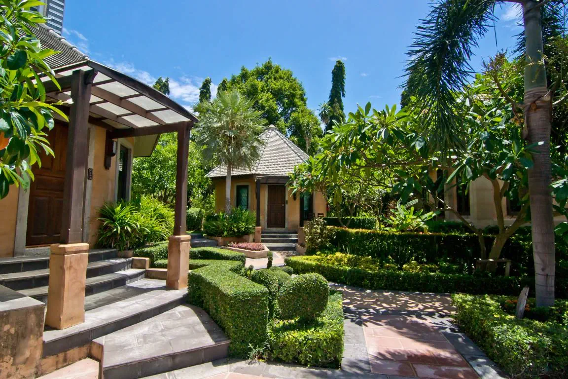 PLUMERIA RESORT