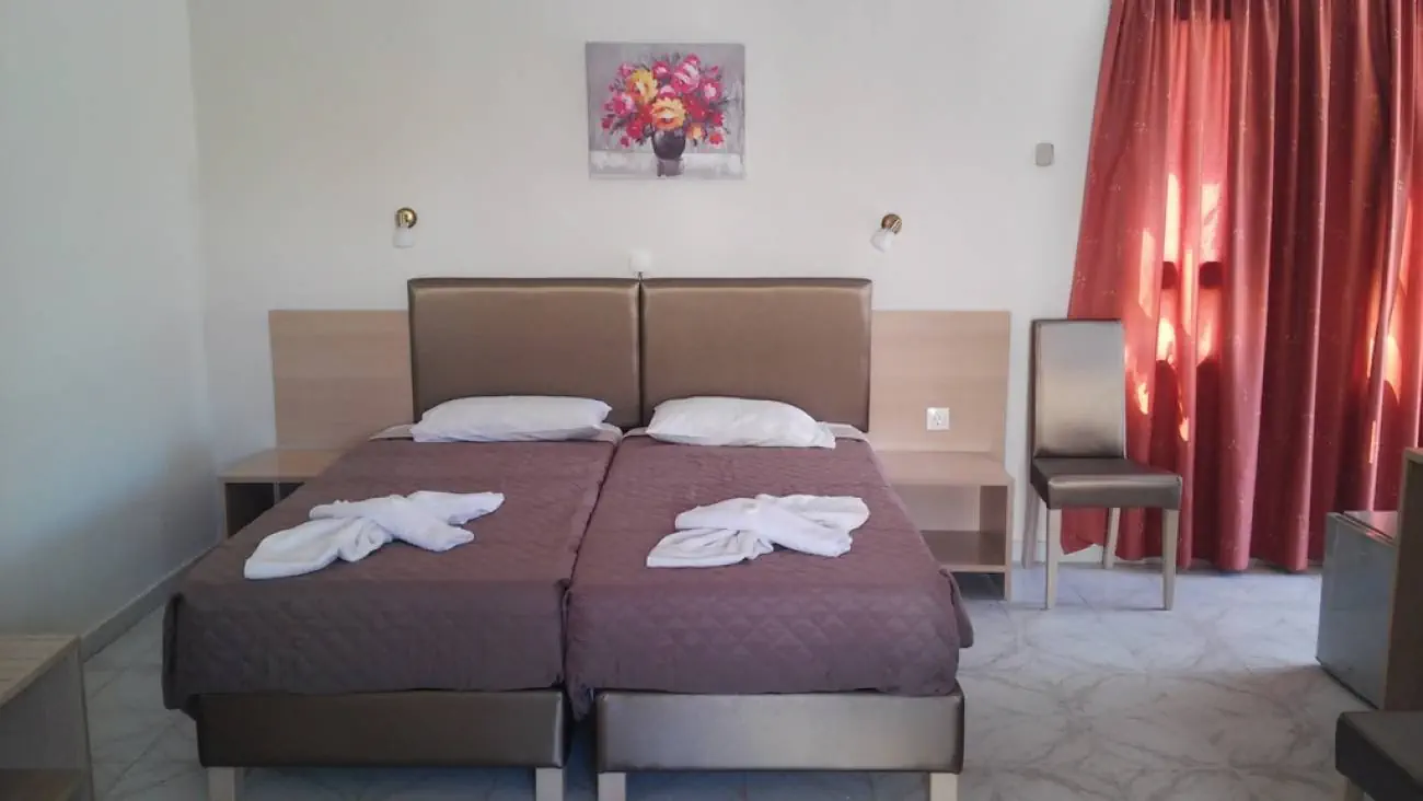 KAVROS BEACH HOTEL