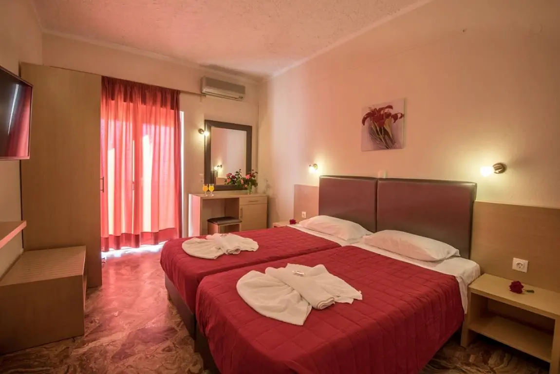 KAVROS BEACH HOTEL