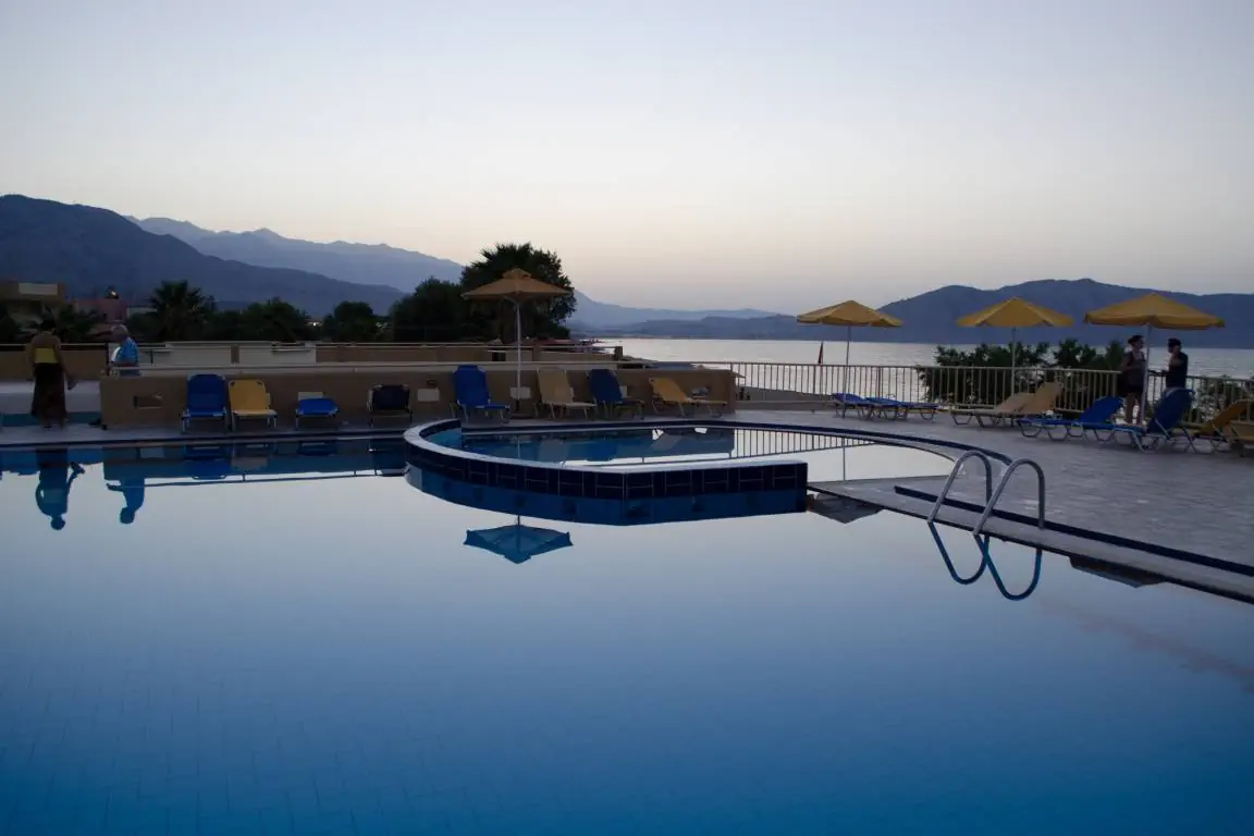 KAVROS BEACH HOTEL