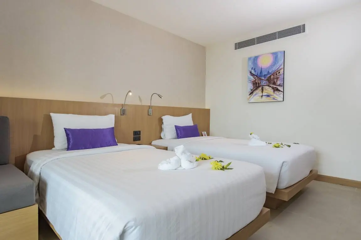 THE LUNAR PATONG