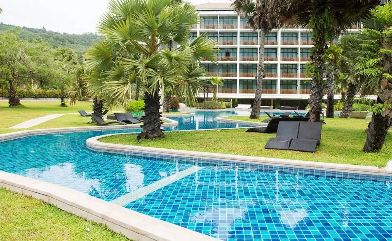 Отель: BEACH RESORT