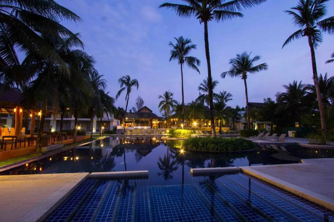 Отель: GALLERIA RESORT