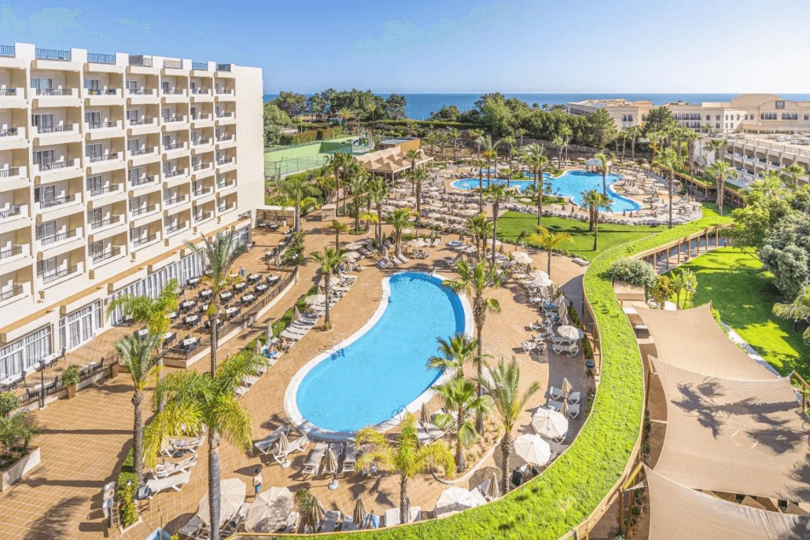 Отдых в Алгарве: пляжи, кухня Португалии и отели All Inclusive
